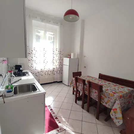 Lucia Uso Esclusivo - Aeroporto Sestri Ponente Apartment Genoa